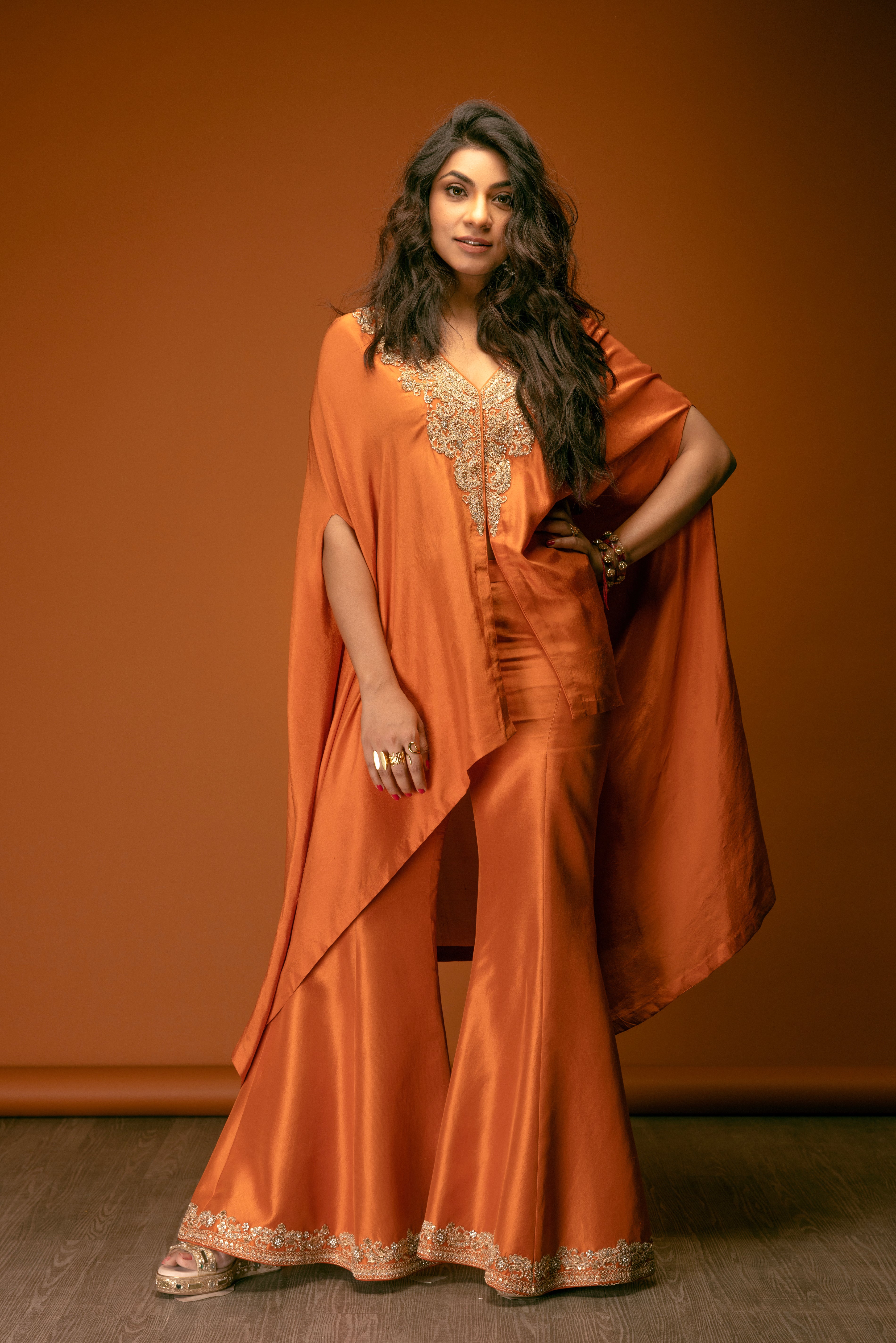 Himani Kapoor in Husn Sharara Set