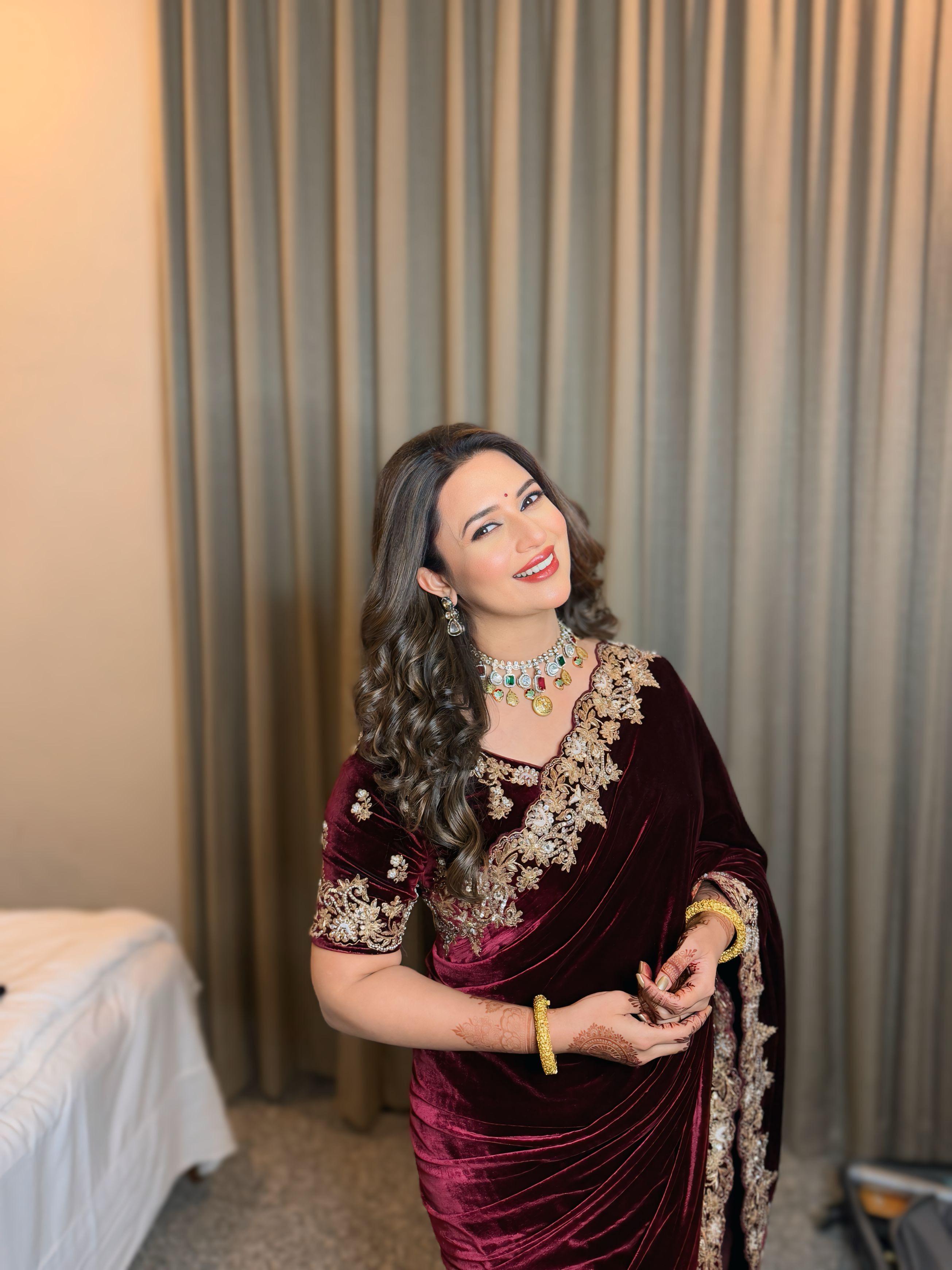 Divyanka Tripathi in Aiza Saree