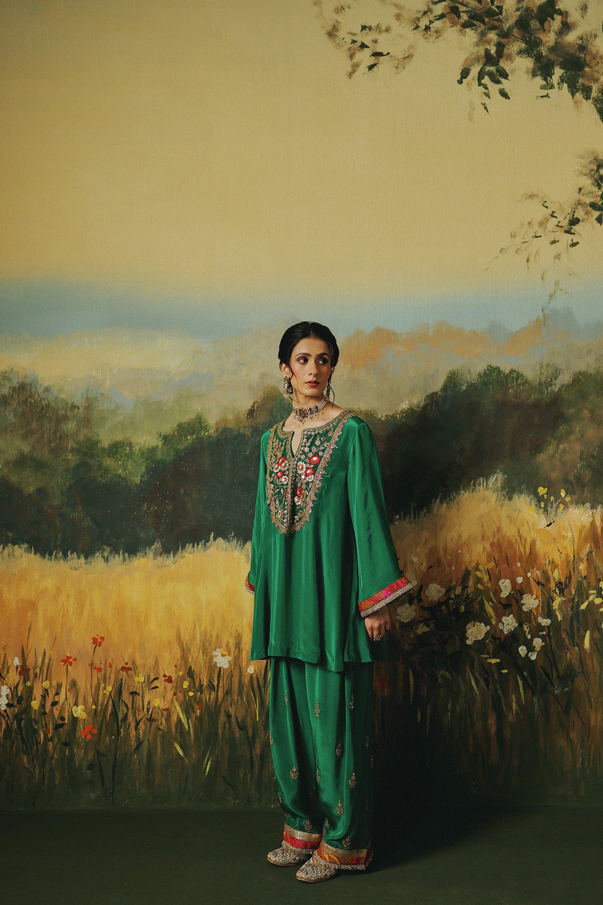 Keerat Suit Set