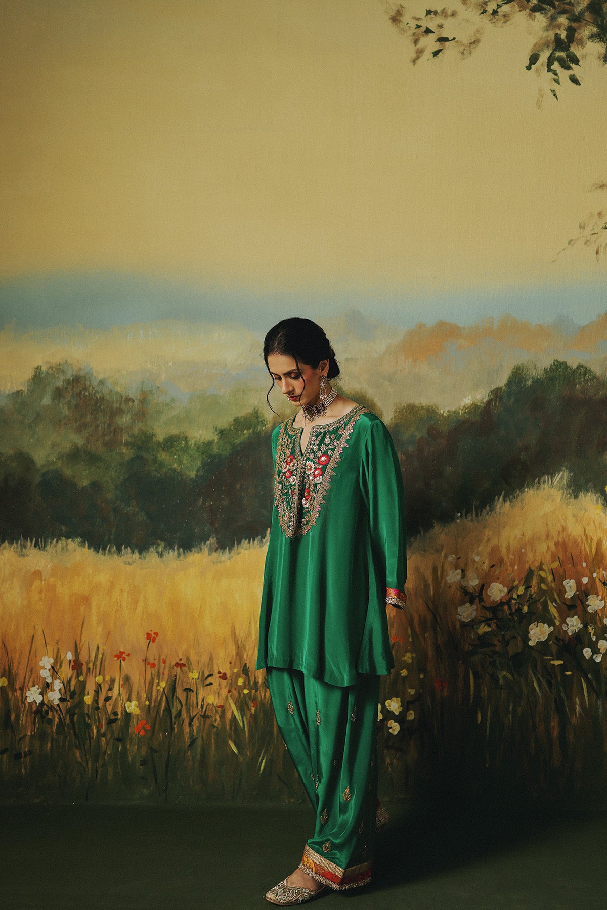 Keerat Suit Set