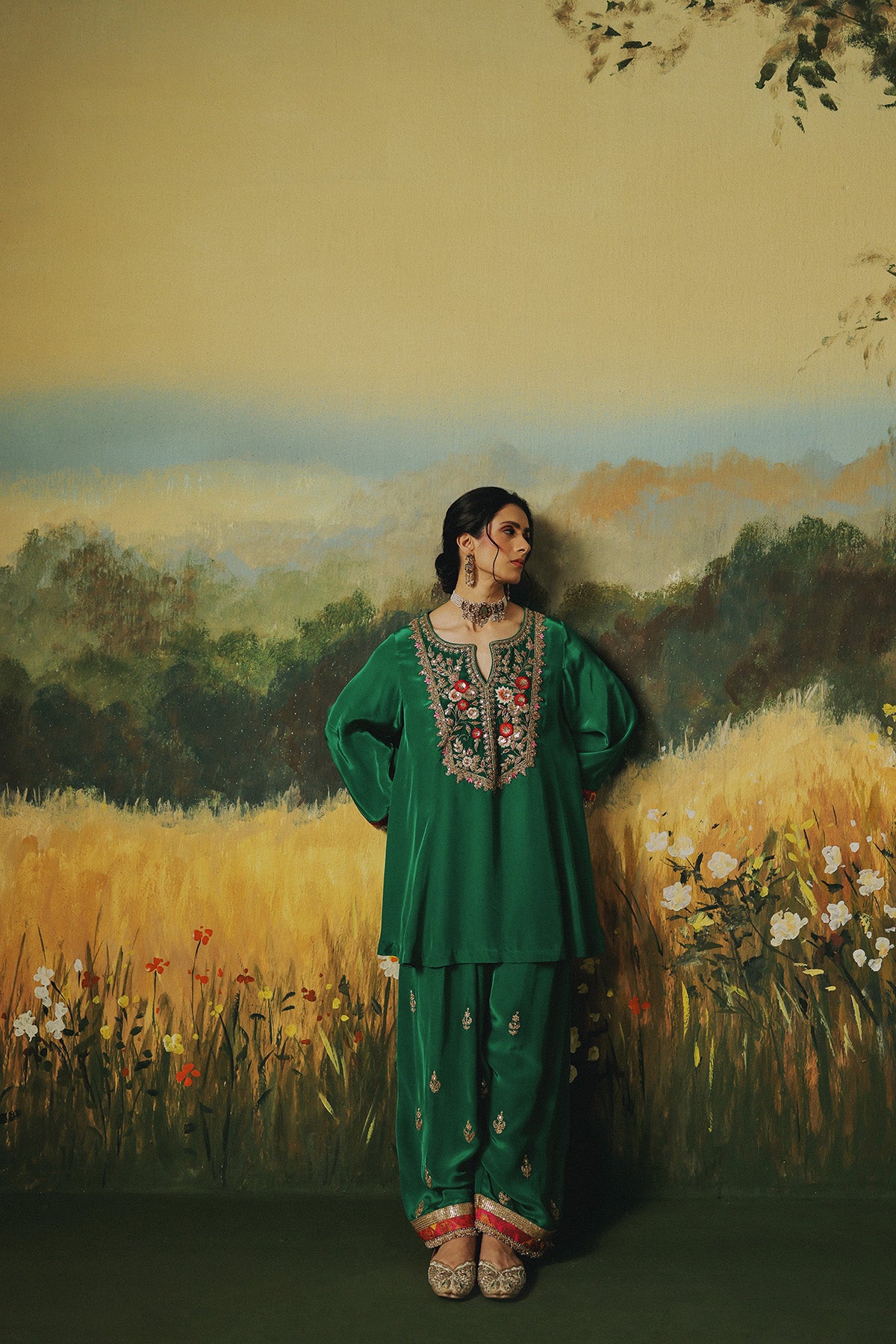 Keerat Suit Set