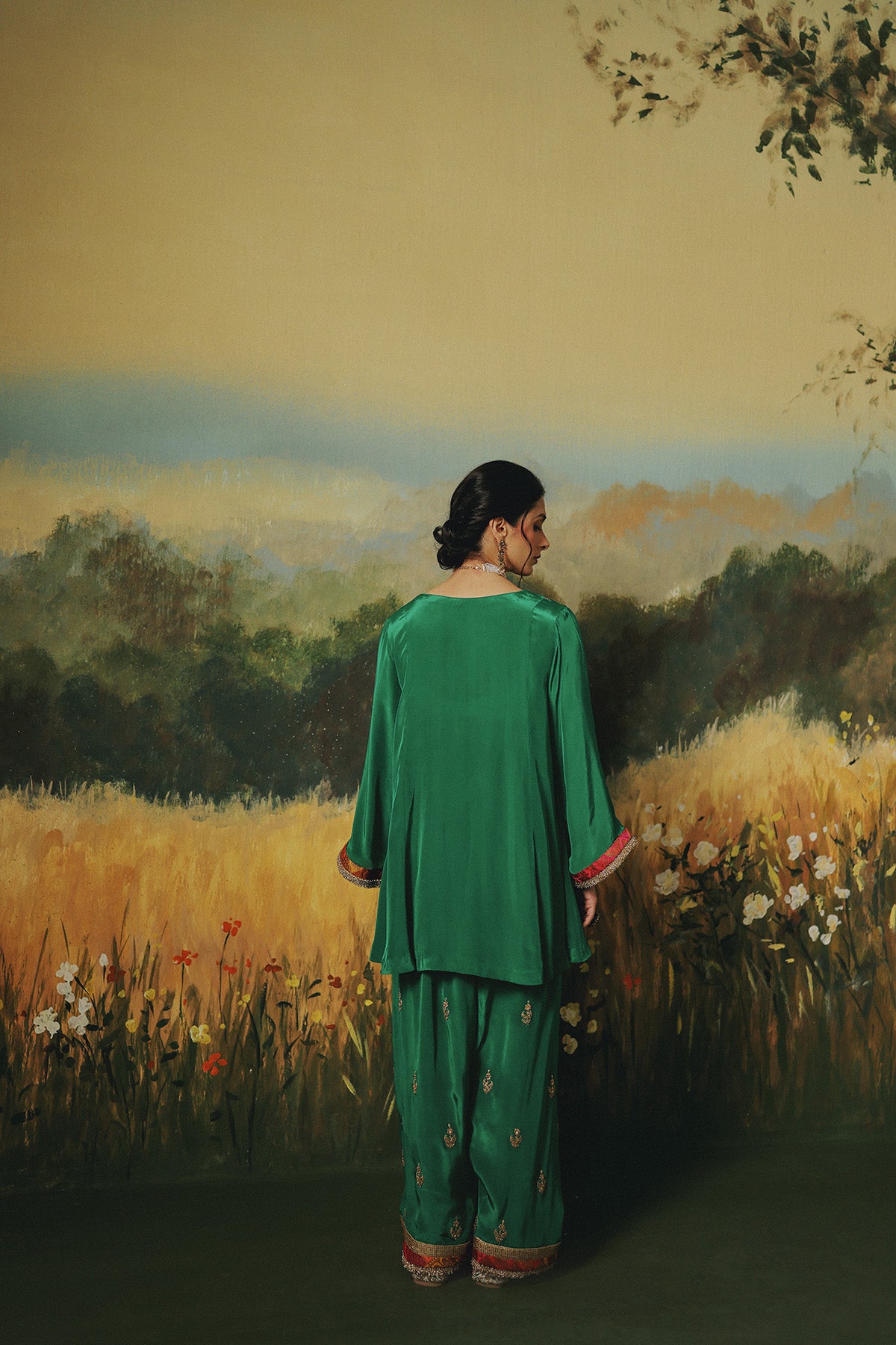 Keerat Suit Set