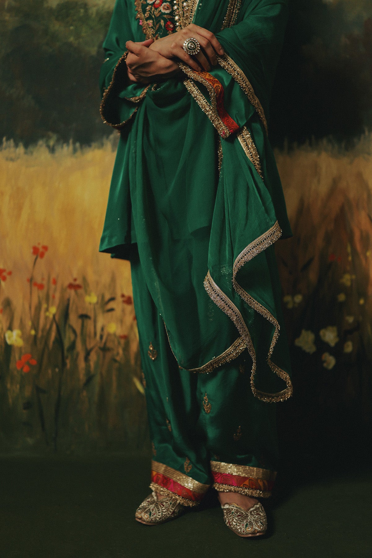 Keerat Suit Set