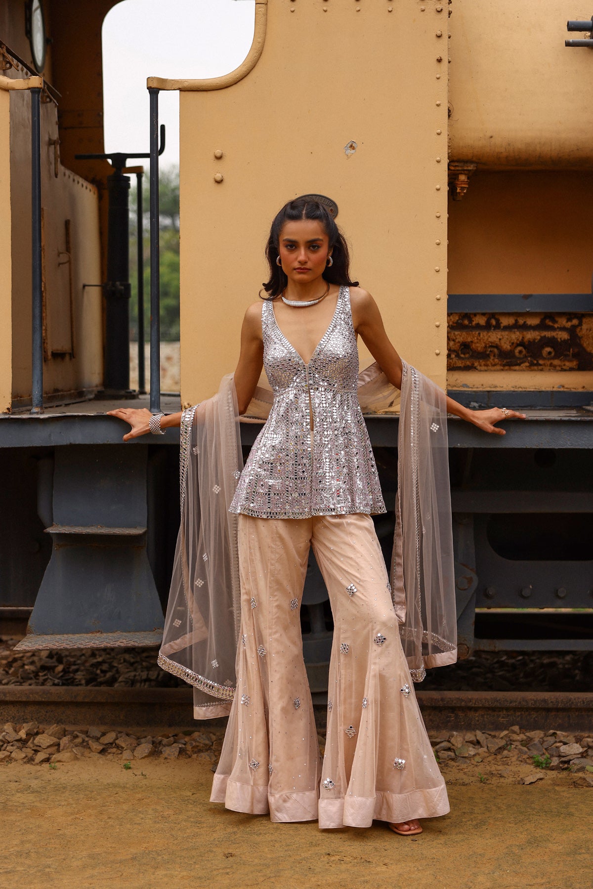 Anjum Sharara Set