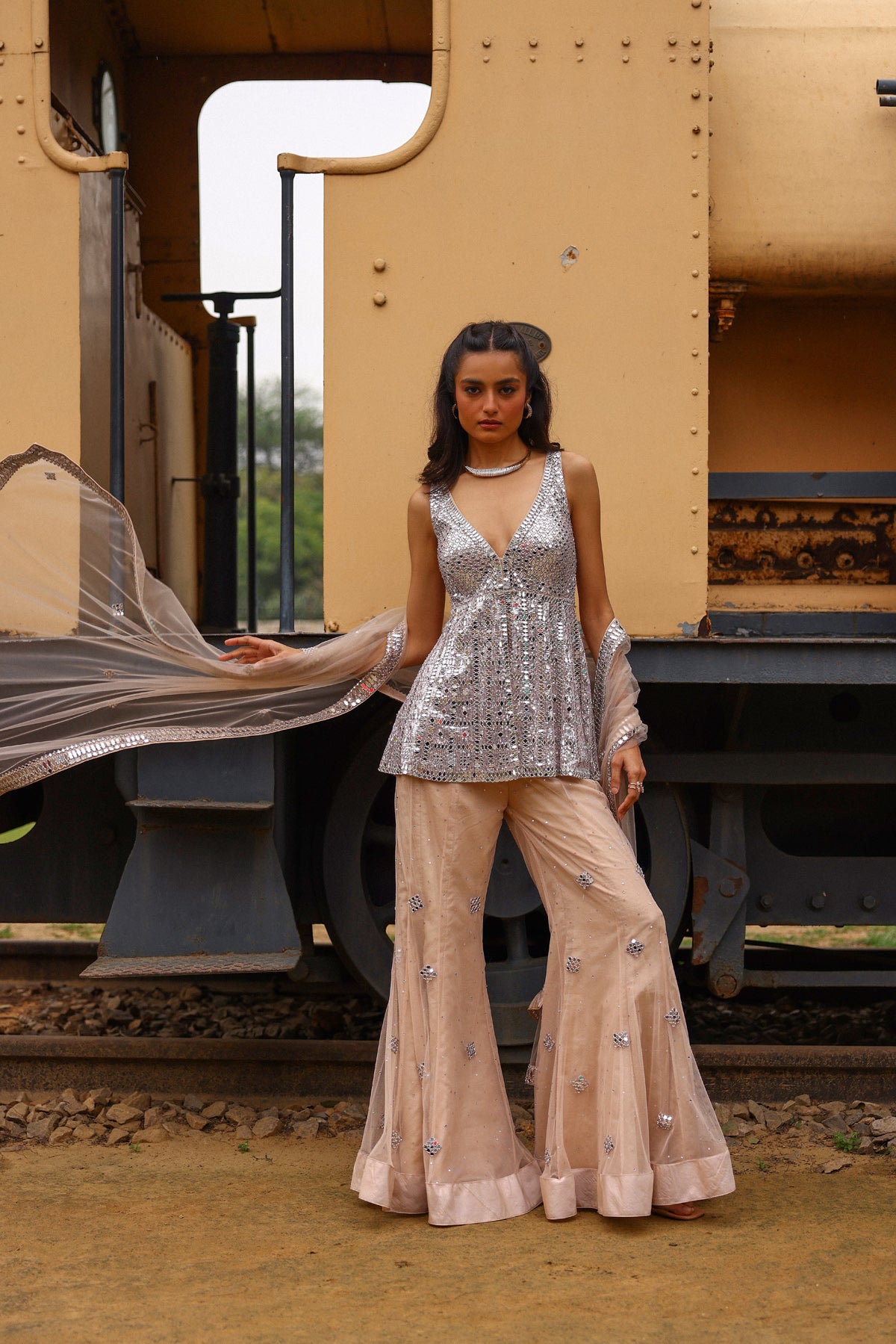 Anjum Sharara Set