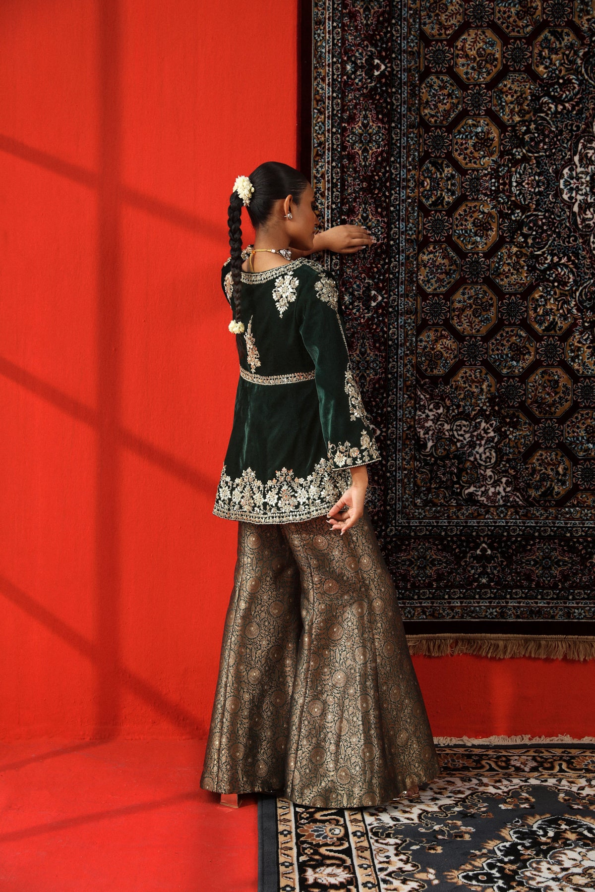 Raina Sharara Set