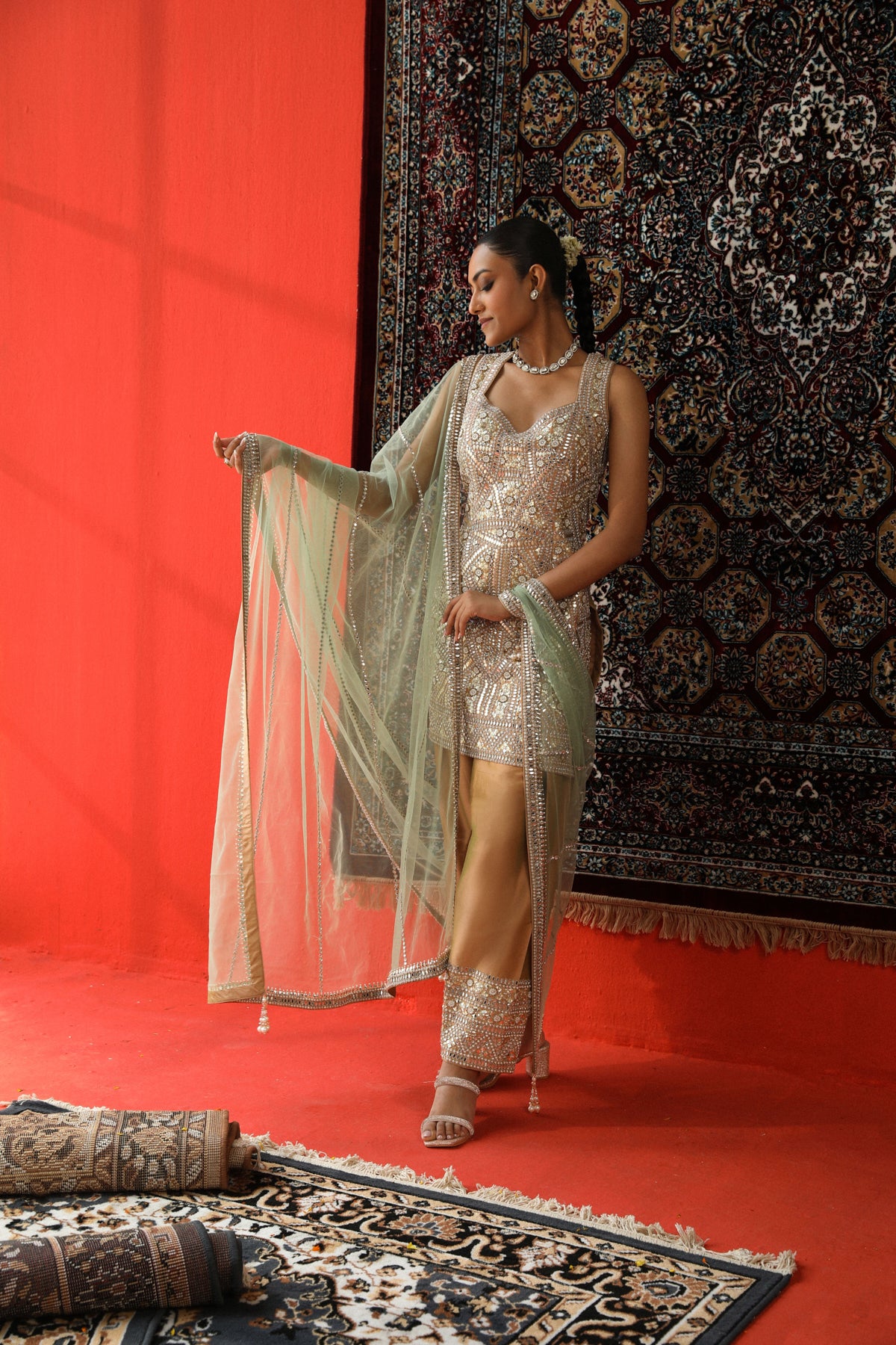 Anahat Kurta Set
