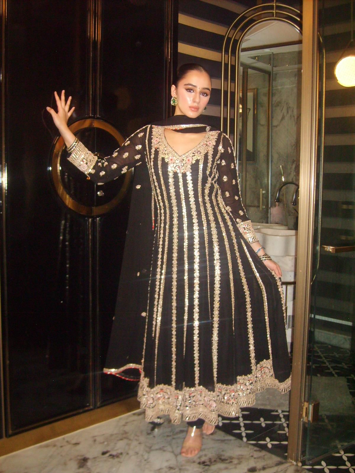 Sifat in Fiza Anarkali Set