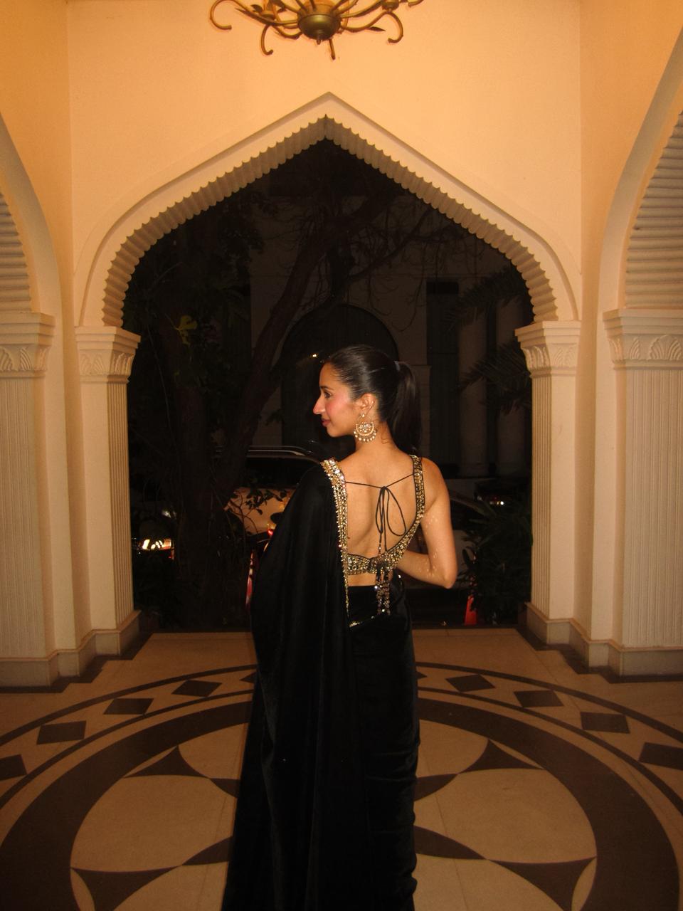 Elisha Chopra in Ayna Saree