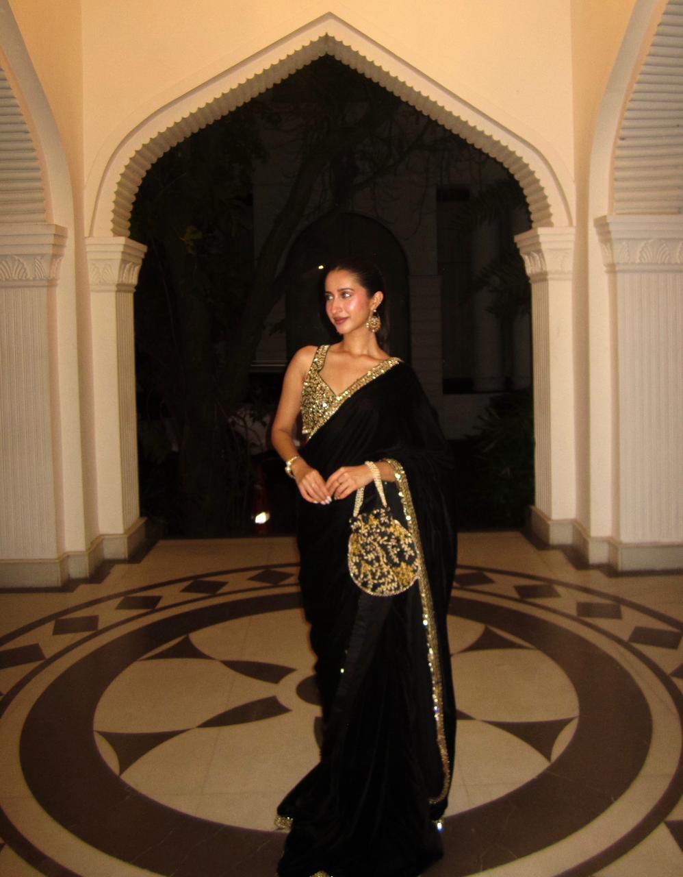 Elisha Chopra in Ayna Saree